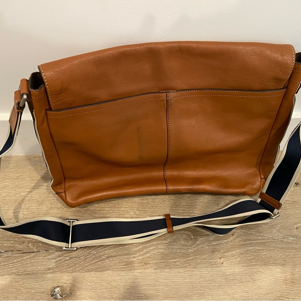 Classic Coach Messenger Bag - Picture 2 of 3